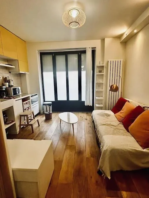 Charming Flat Apartment Paris France